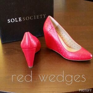 Sole Society red wedges